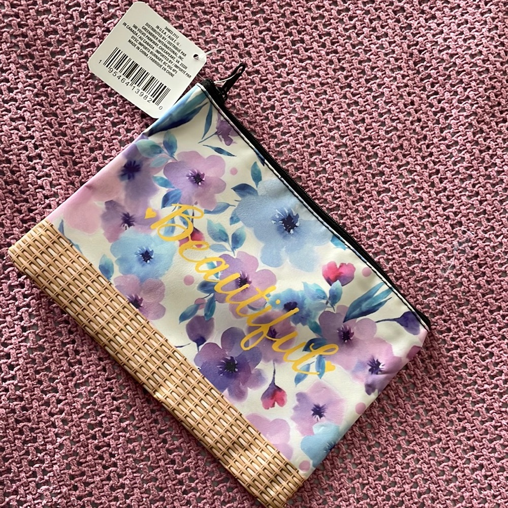 Adorable make up bag.